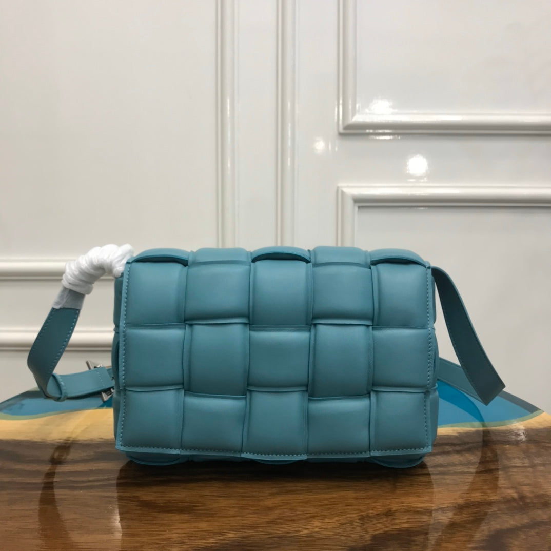 Pronta Entrega – PRONTA-ENTREGA – Bolsa Modelo Bottega Cassete Transversal