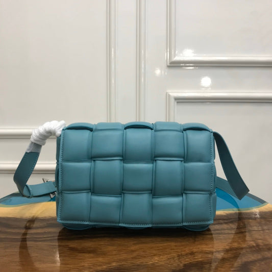 Pronta Entrega – PRONTA-ENTREGA – Bolsa Modelo Bottega Cassete Transversal