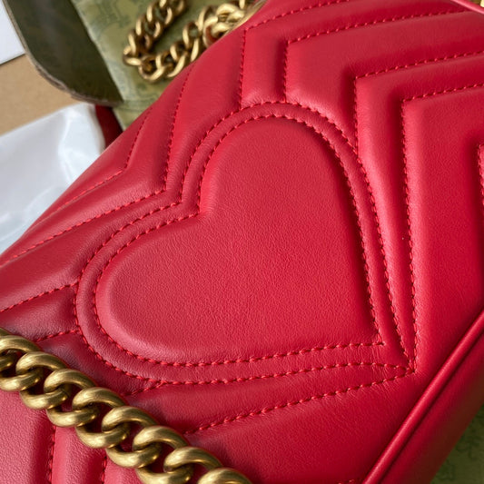 Pronta Entrega – Gucci Bolsa GG Marmont Matelassê Média