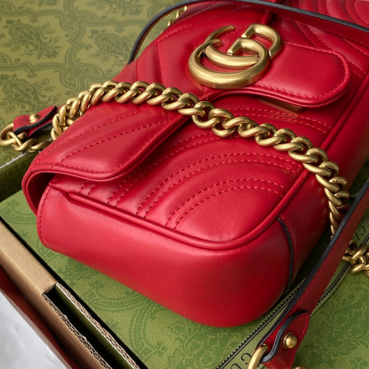 Pronta Entrega – Gucci Bolsa GG Marmont Matelassê Média