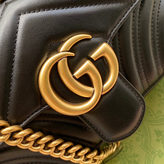 Pronta Entrega – Gucci Bolsa GG Marmont Matelassê Média