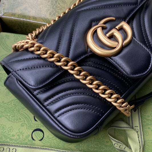 Pronta Entrega – Gucci Bolsa GG Marmont Matelassê Média