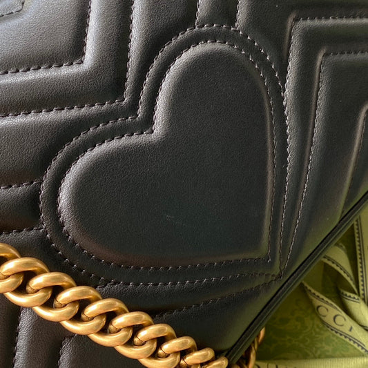 Pronta Entrega – Gucci Bolsa GG Marmont Matelassê Média
