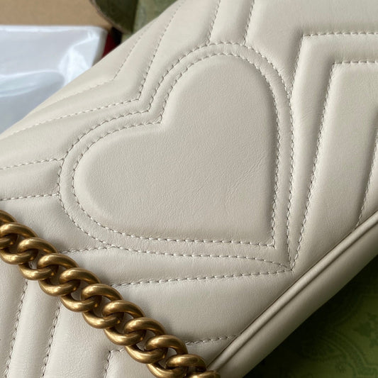 Pronta Entrega – Gucci Bolsa GG Marmont Matelassê Média