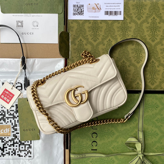 Pronta Entrega – Gucci Bolsa GG Marmont Matelassê Média