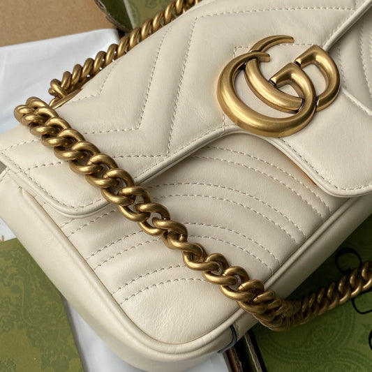 Pronta Entrega – Gucci Bolsa GG Marmont Matelassê Média