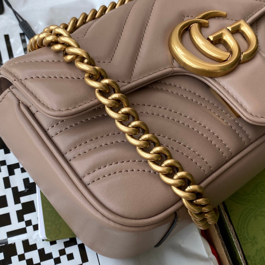 Pronta Entrega – Gucci Bolsa GG Marmont Matelassê Média