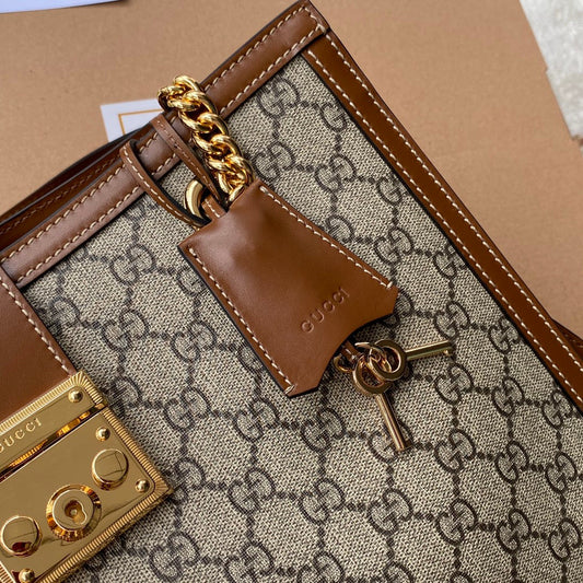 Pronta Entrega – Bolsa Gucci Padlock GG de Ombro Média