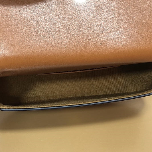 Pronta Entrega – PRONTA-ENTREGA – Bolsa Modelo Celine Clutch on Strap