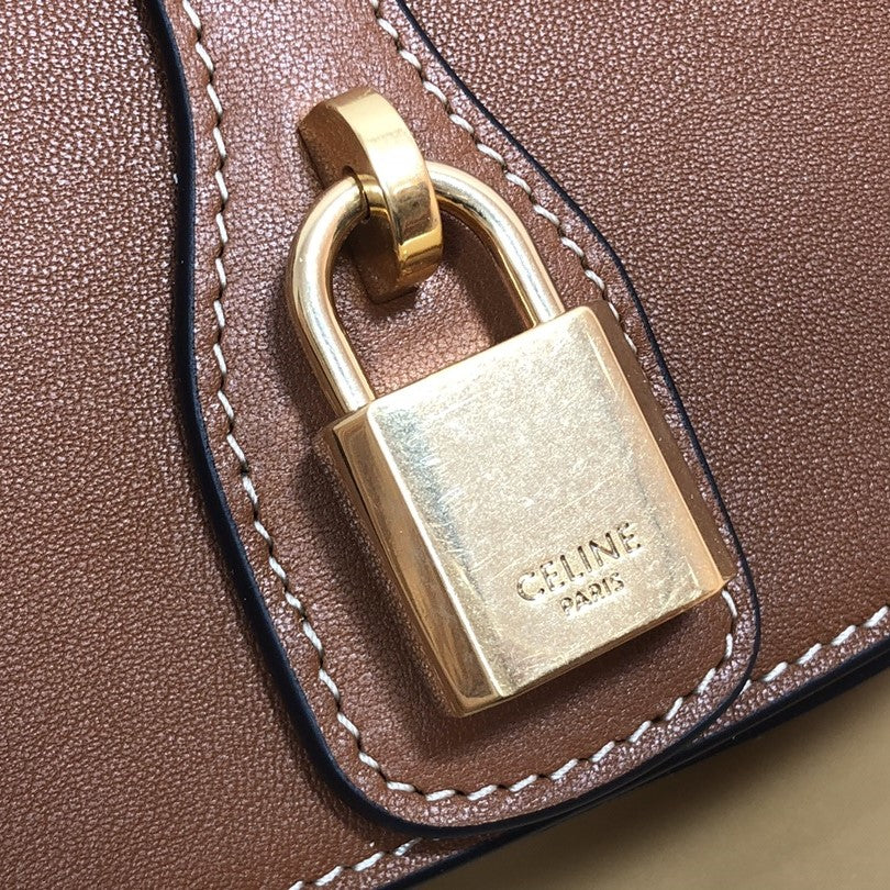 Pronta Entrega – PRONTA-ENTREGA – Bolsa Modelo Celine Clutch on Strap