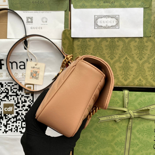Pronta Entrega – Gucci Bolsa GG Marmont Matelassê Média