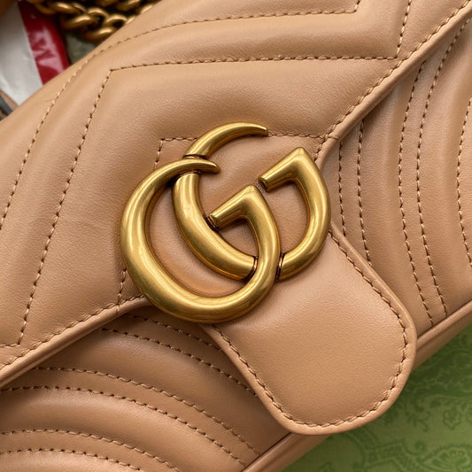 Pronta Entrega – Gucci Bolsa GG Marmont Matelassê Média