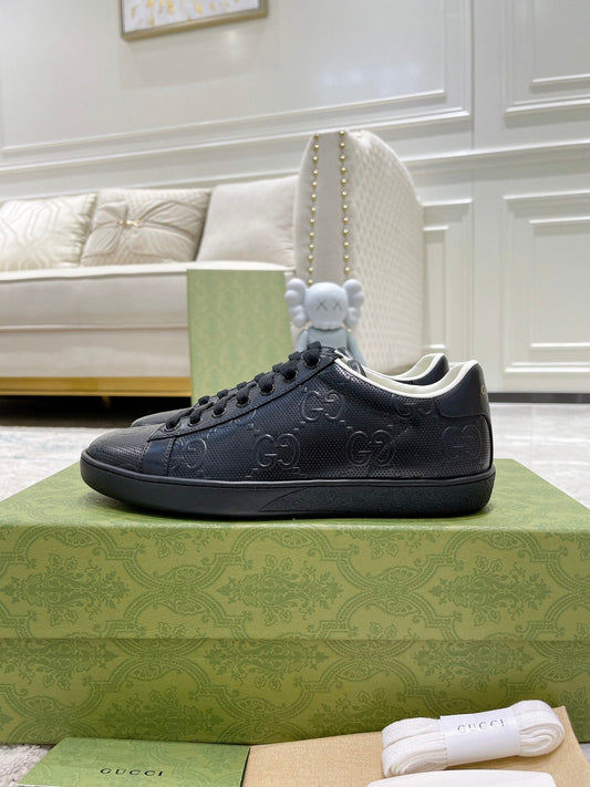 Pronta Entrega – Sneaker Modelo GG com Relevo