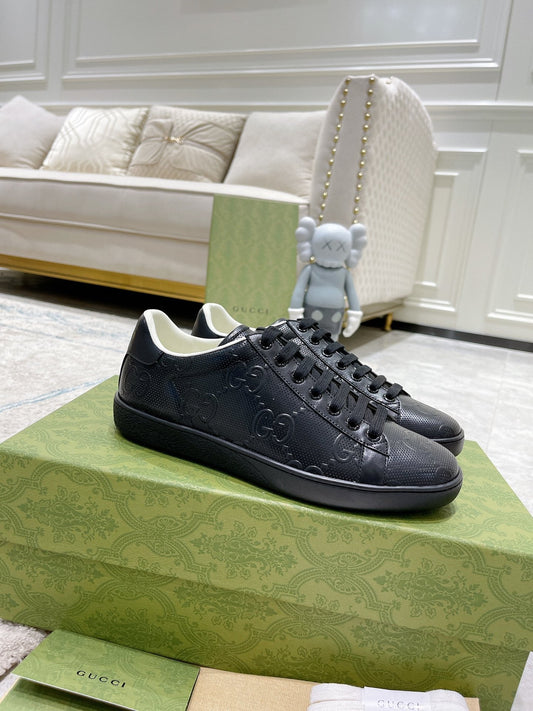 Pronta Entrega – Sneaker Modelo GG com Relevo