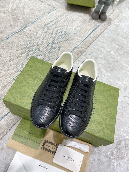Pronta Entrega – Sneaker Modelo GG com Relevo