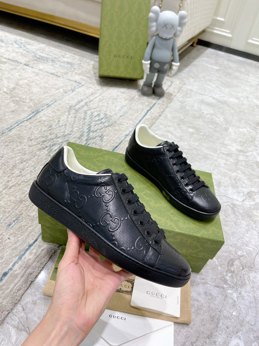 Pronta Entrega – Sneaker Modelo GG com Relevo