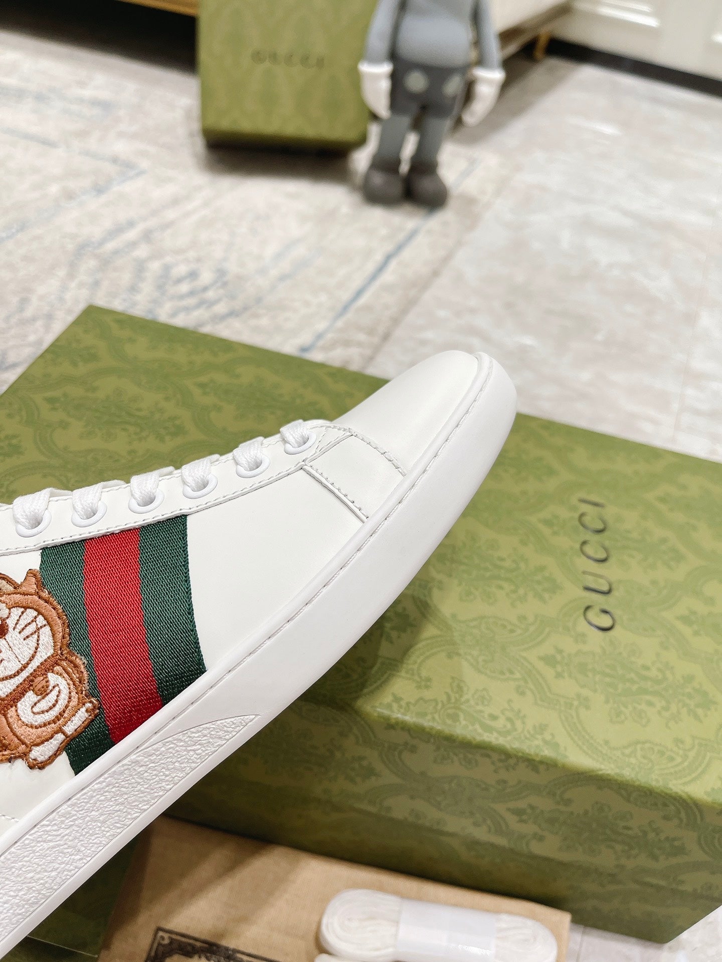 Pronta Entrega – Tênis Modelo Gucci X Doraemon