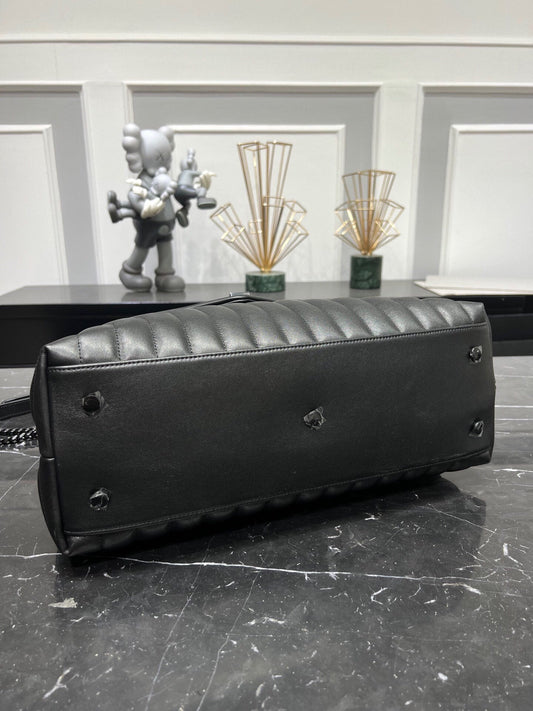 Pronta Entrega – Bolsa Modelo Yves Saint Laurent Loulou Grande