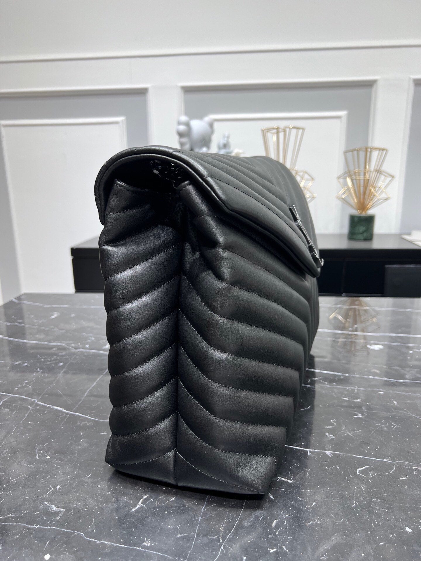 Pronta Entrega – Bolsa Modelo Yves Saint Laurent Loulou Grande