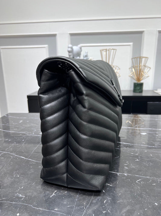Pronta Entrega – Bolsa Modelo Yves Saint Laurent Loulou Grande