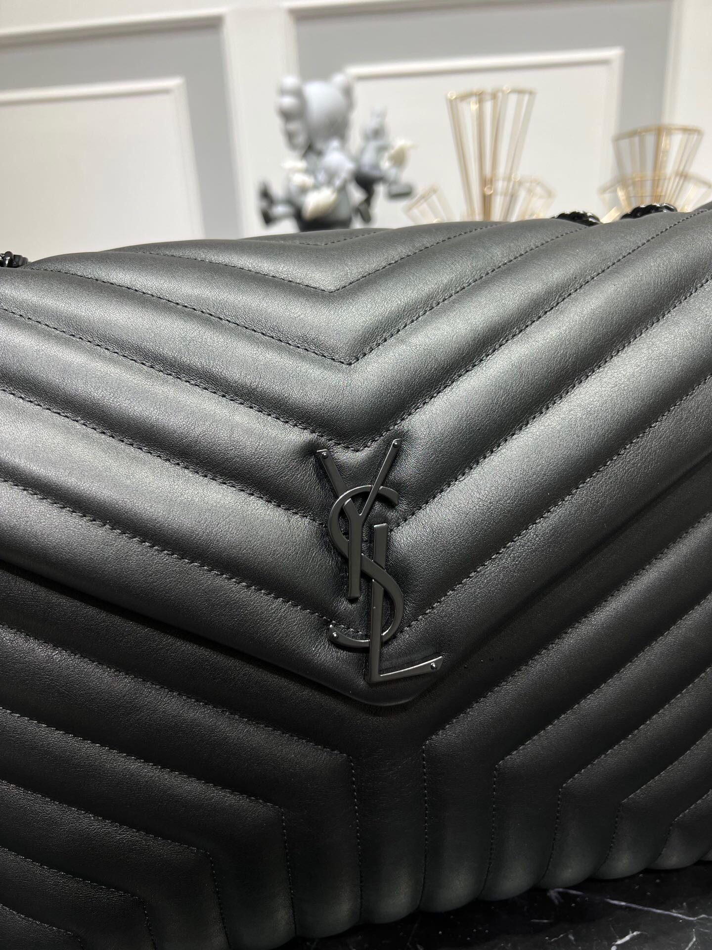 Pronta Entrega – Bolsa Modelo Yves Saint Laurent Loulou Grande
