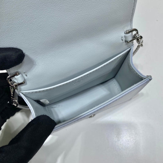 Pronta Entrega – Bolsa Modelo Porta-Cartão Prada com Alça de Ombro e Cristais