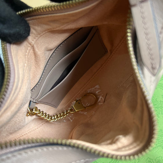Pronta Entrega – Bolsa Gucci Mini GG Marmont Meia Lua
