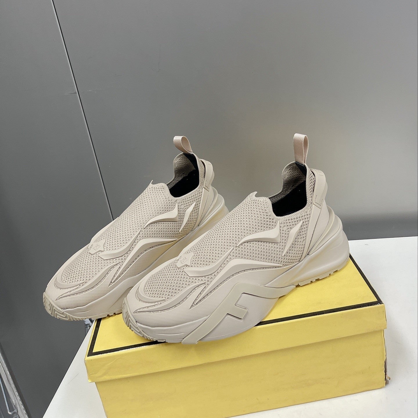 Pronta Entrega – Sneaker Modelo Fendi