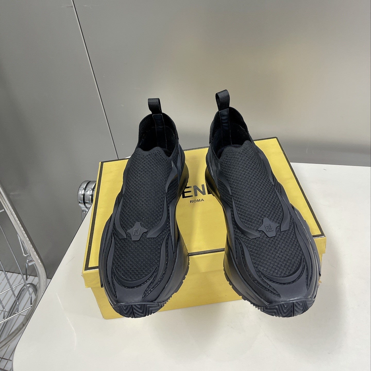 Pronta Entrega – Sneaker Modelo Fendi