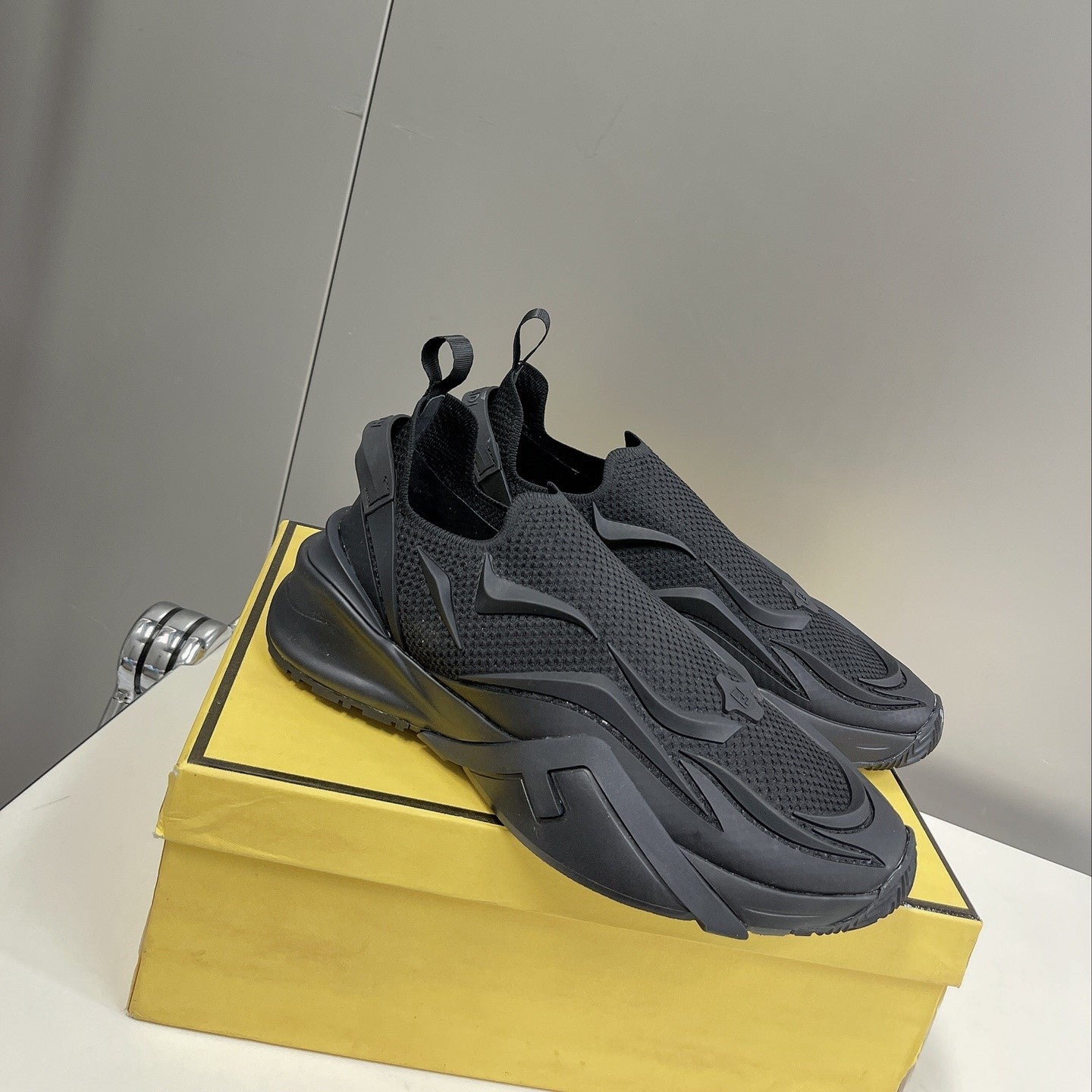 Pronta Entrega – Sneaker Modelo Fendi