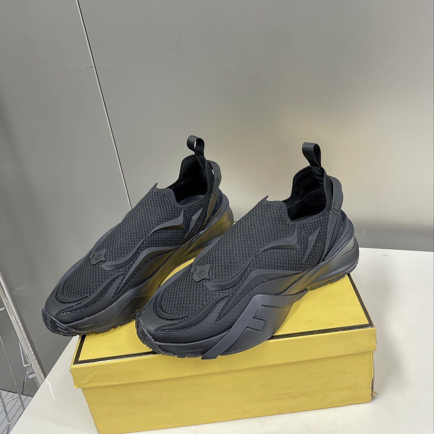 Pronta Entrega – Sneaker Modelo Fendi