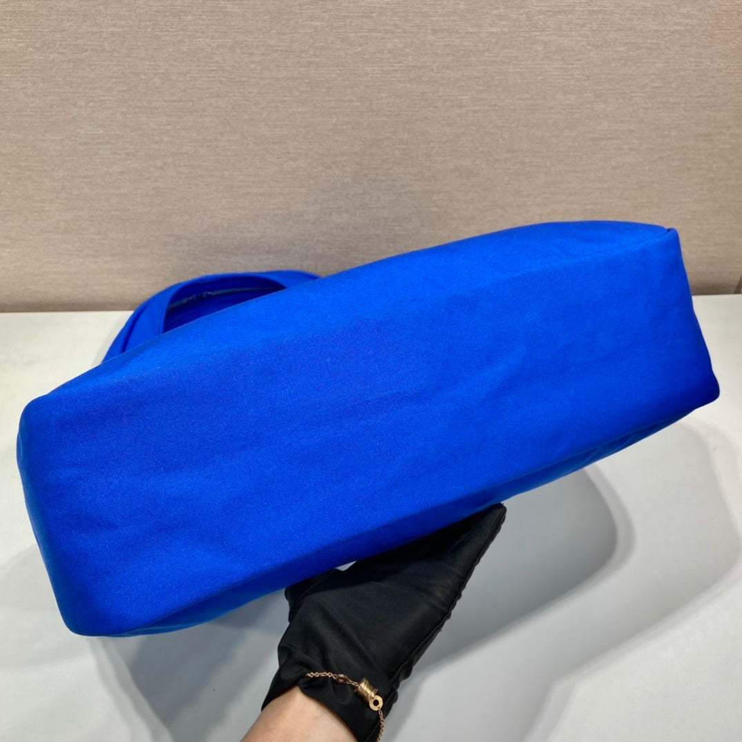 Pronta Entrega – Bolsa Modelo Prada Men Canvas Hobo Bag com Logotipo em Relevo na Frente-Azul