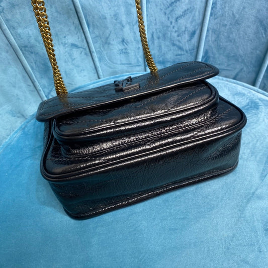 Pronta Entrega – Bolsa Modelo Yves Saint Laurent de Ombro Niki com Corrente