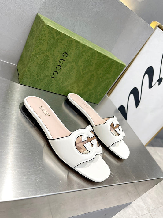 Pronta Entrega – Sandália Modelo Gucci de Couro com Logo Vazado