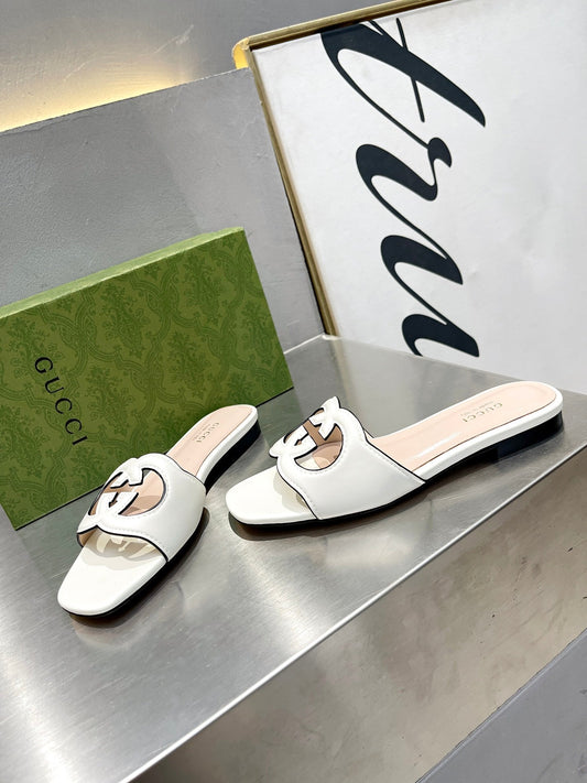 Pronta Entrega – Sandália Modelo Gucci de Couro com Logo Vazado