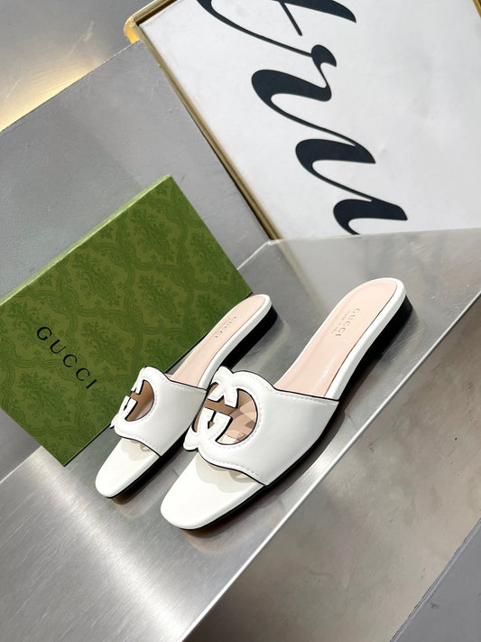 Pronta Entrega – Sandália Modelo Gucci de Couro com Logo Vazado