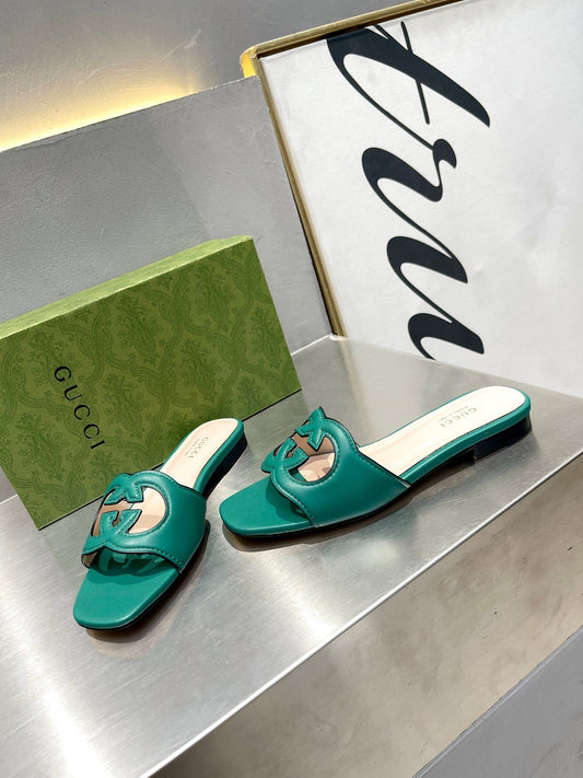 Pronta Entrega – Sandália Modelo Gucci de Couro com Logo Vazado