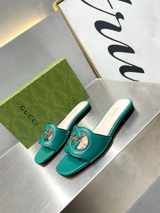 Pronta Entrega – Sandália Modelo Gucci de Couro com Logo Vazado