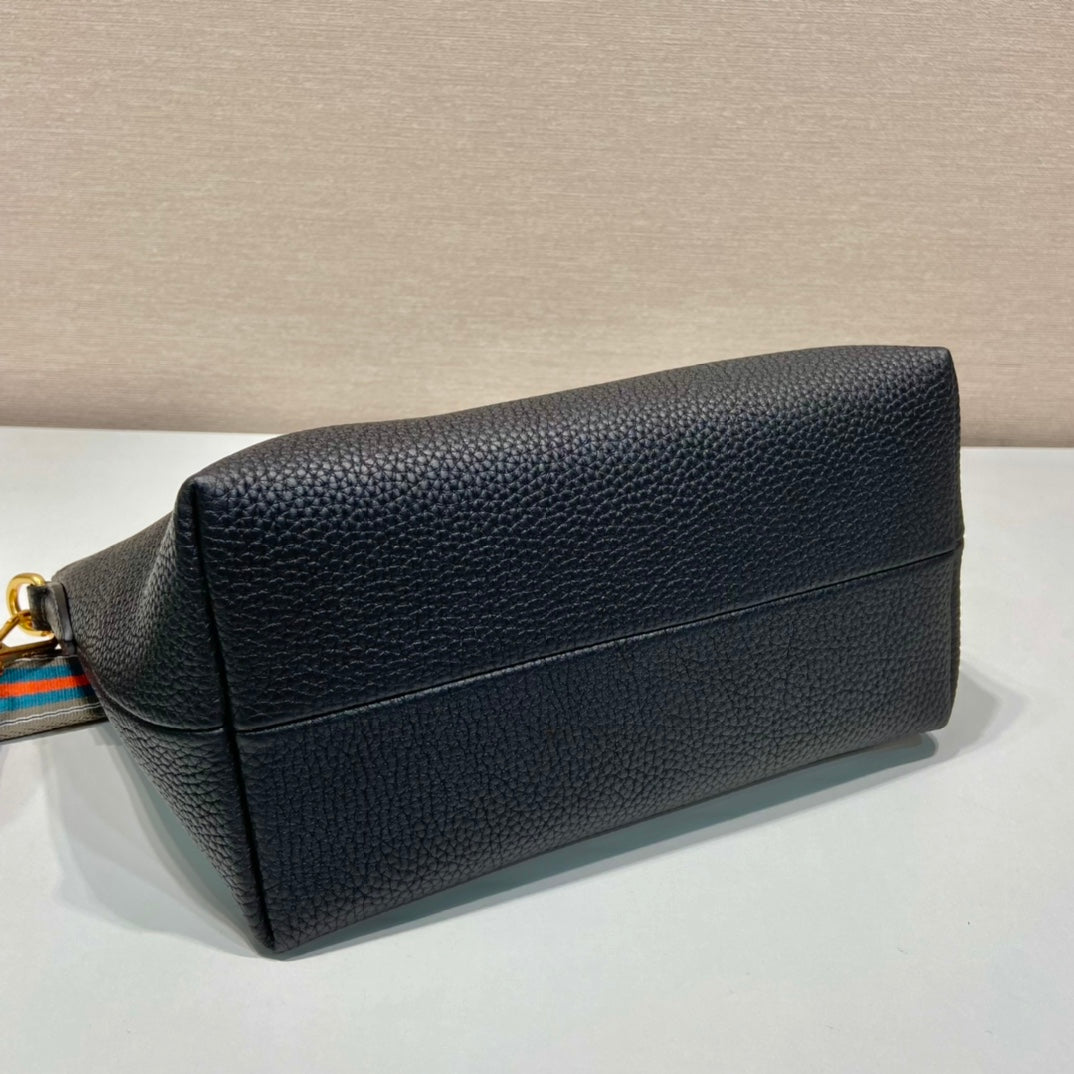 Pronta Entrega – Bolsa Modelo Prada Daino Preta Italiana