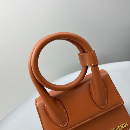 Pronta Entrega – Bolsa Modelo Jacquemus Le Chiquito Noeud