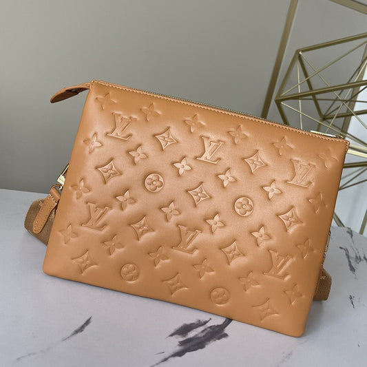 Pronta Entrega – PRONTA-ENTREGA – Bolsa Modelo Louis Vuitton Garden Coussin