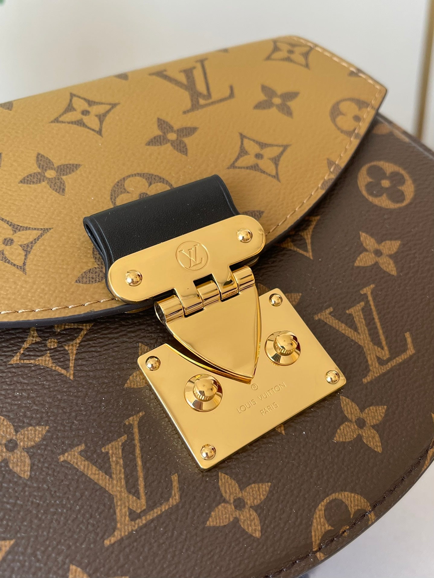 Pronta Entrega – Bolsa Louis Vuitton Tilsitt
