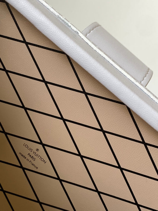 Pronta Entrega – Bolsa Louis Vuitton Petite Malle