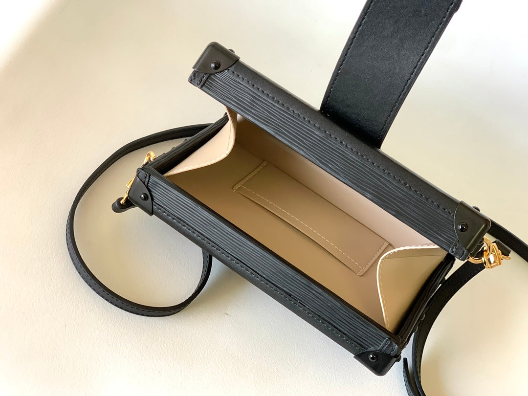 Pronta Entrega – Bolsa Louis Vuitton Petite Malle