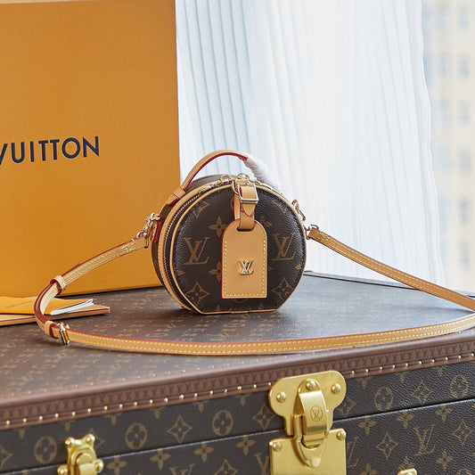 Pronta Entrega – Bolsa Louis Vuitton Petite Boite Chapeau