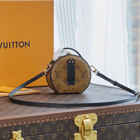 Pronta Entrega – Bolsa Louis Vuitton Petite Boite Chapeau