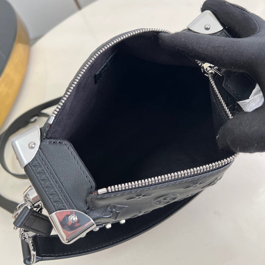 Pronta Entrega – PRONTA-ENTREGA – Bolsa Modelo Louis Vuitton  Baú Lateral H27