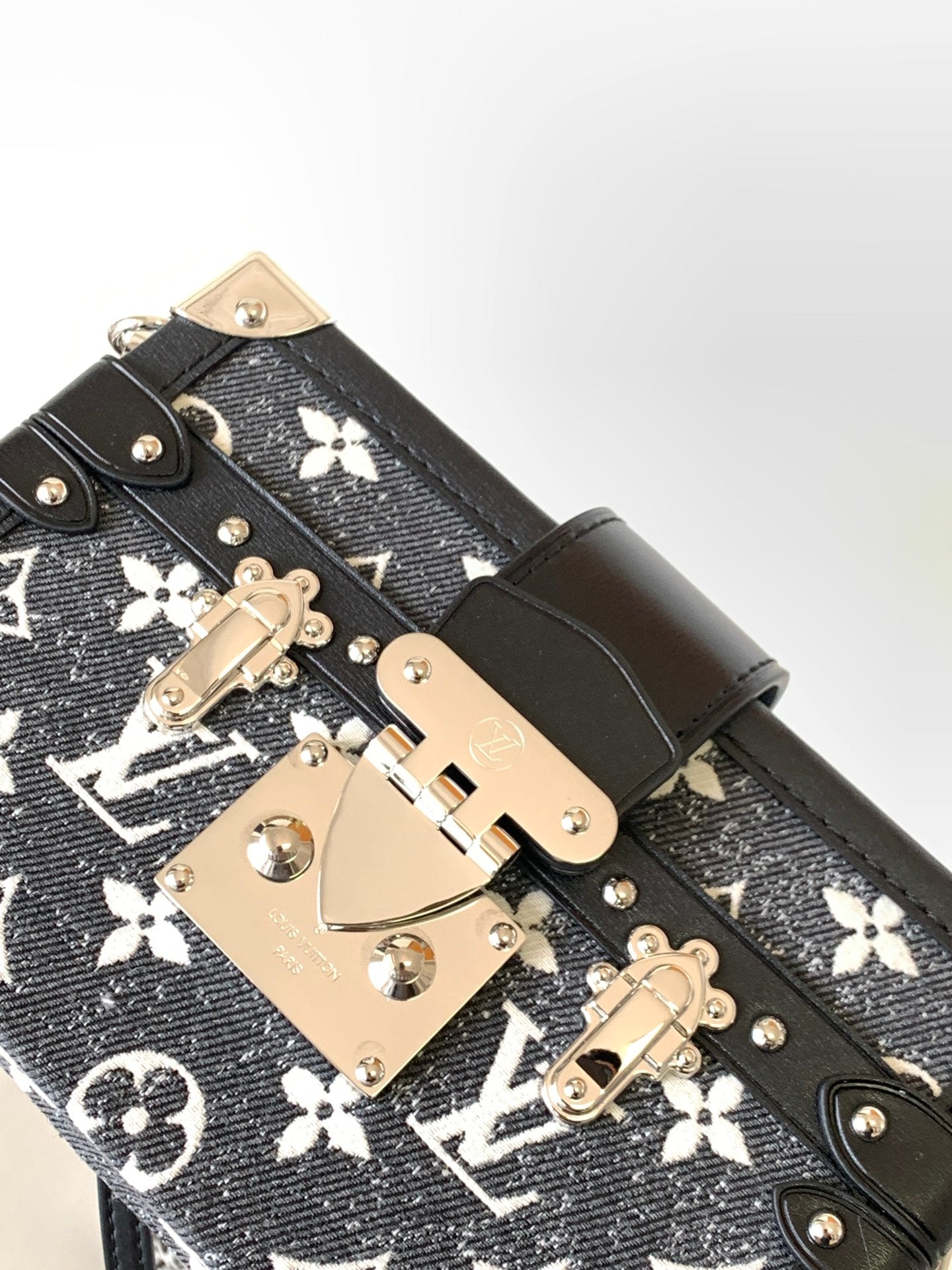 Pronta Entrega – Bolsa Louis Vuitton Petite Malle