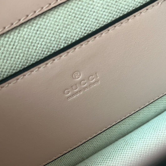 Pronta Entrega – Bolsa Gucci GG matelassê Pequena com Alça Superior