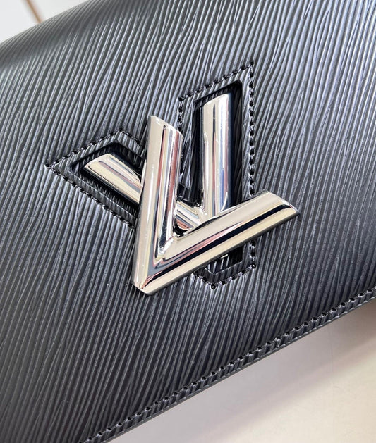 Pronta Entrega – Bolsa Louis Vuitton Twist Belt Chain Pouch